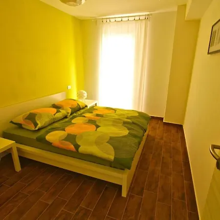 In Kamno Mit Gemeinsamer Terrasse Apartamento Tolmin