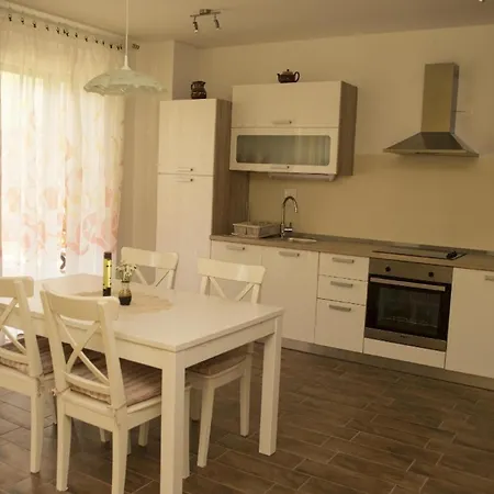 In Kamno Mit Gemeinsamer Terrasse Apartamento